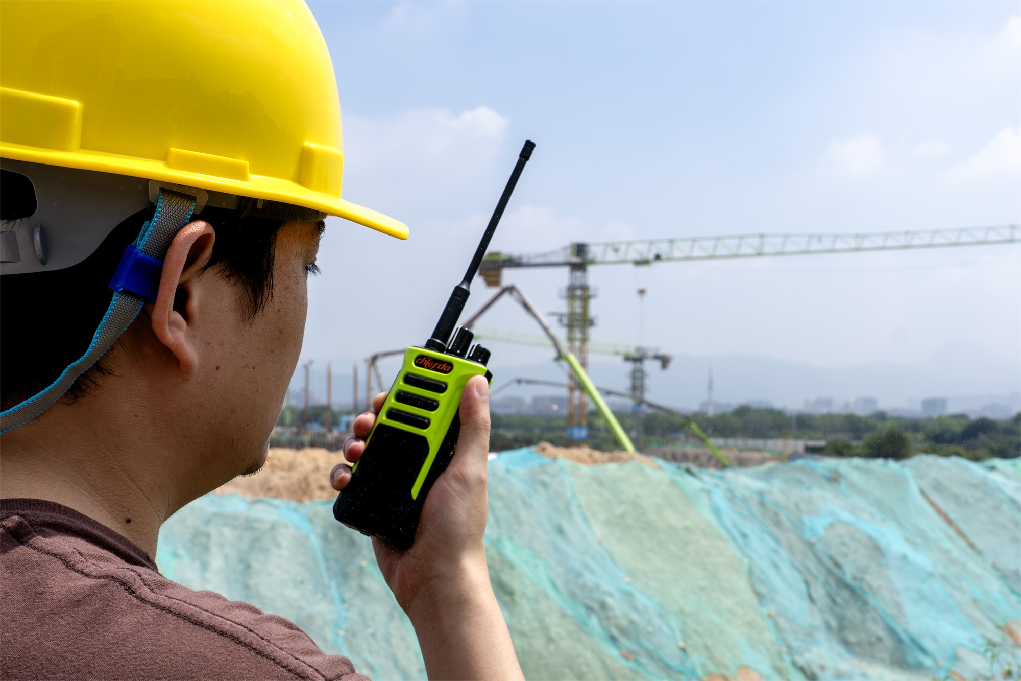 How Can Two Way Radios Work Together?