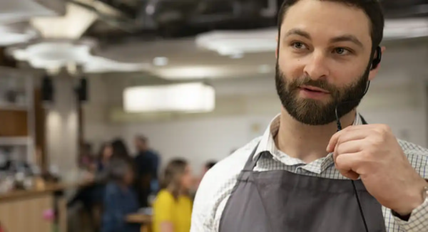 restaurant-server-walkie-talkie